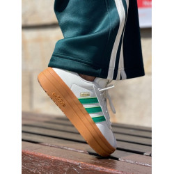 Sapatilha Adidas VL Court em pele