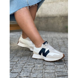 Sapatilha New Balance em pele